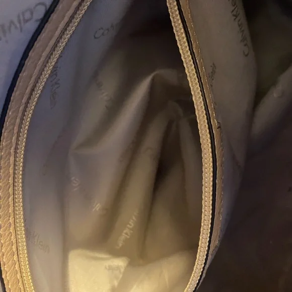 Calvin Klein Beige Angelina soft pebbled leather hand/shoulder, crossbody hobo. - Picture 8 of 13